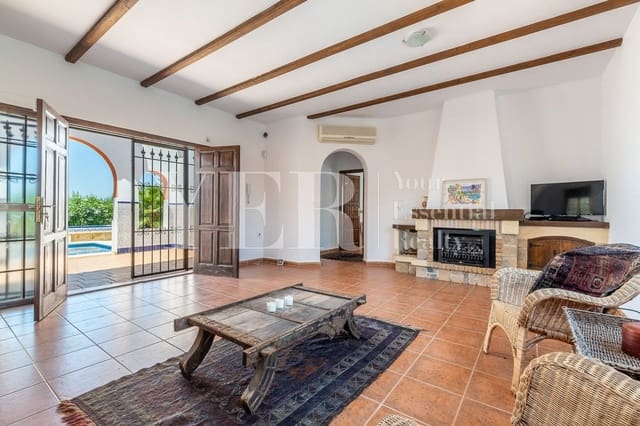 4 sypialnia Finka/Dom wiejski na sprzedaż w Daya Vieja z basenem garażem - 495 000 € (Ref: 8799509)