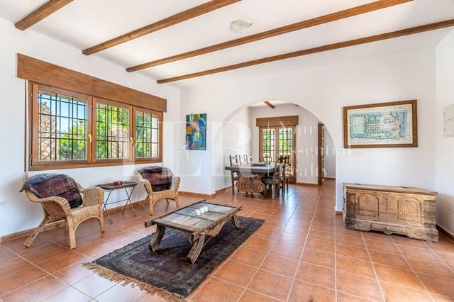 4 sypialnia Finka/Dom wiejski na sprzedaż w Daya Vieja z basenem garażem - 495 000 € (Ref: 8799509)