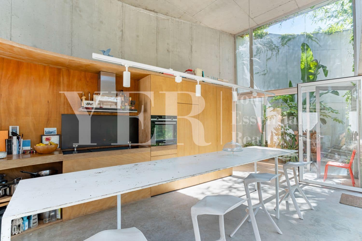 3 makuuhuone Huvila myytävänä paikassa San Vicente / Sant Vicent del Raspeig mukana uima-altaan 
autotalli - 1 150 000 € (Ref: 8842491)