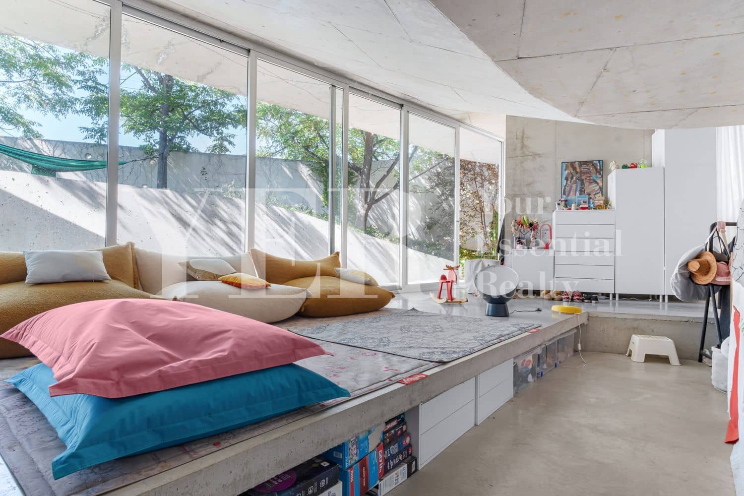 3 makuuhuone Huvila myytävänä paikassa San Vicente / Sant Vicent del Raspeig mukana uima-altaan 
autotalli - 1 150 000 € (Ref: 8842491)