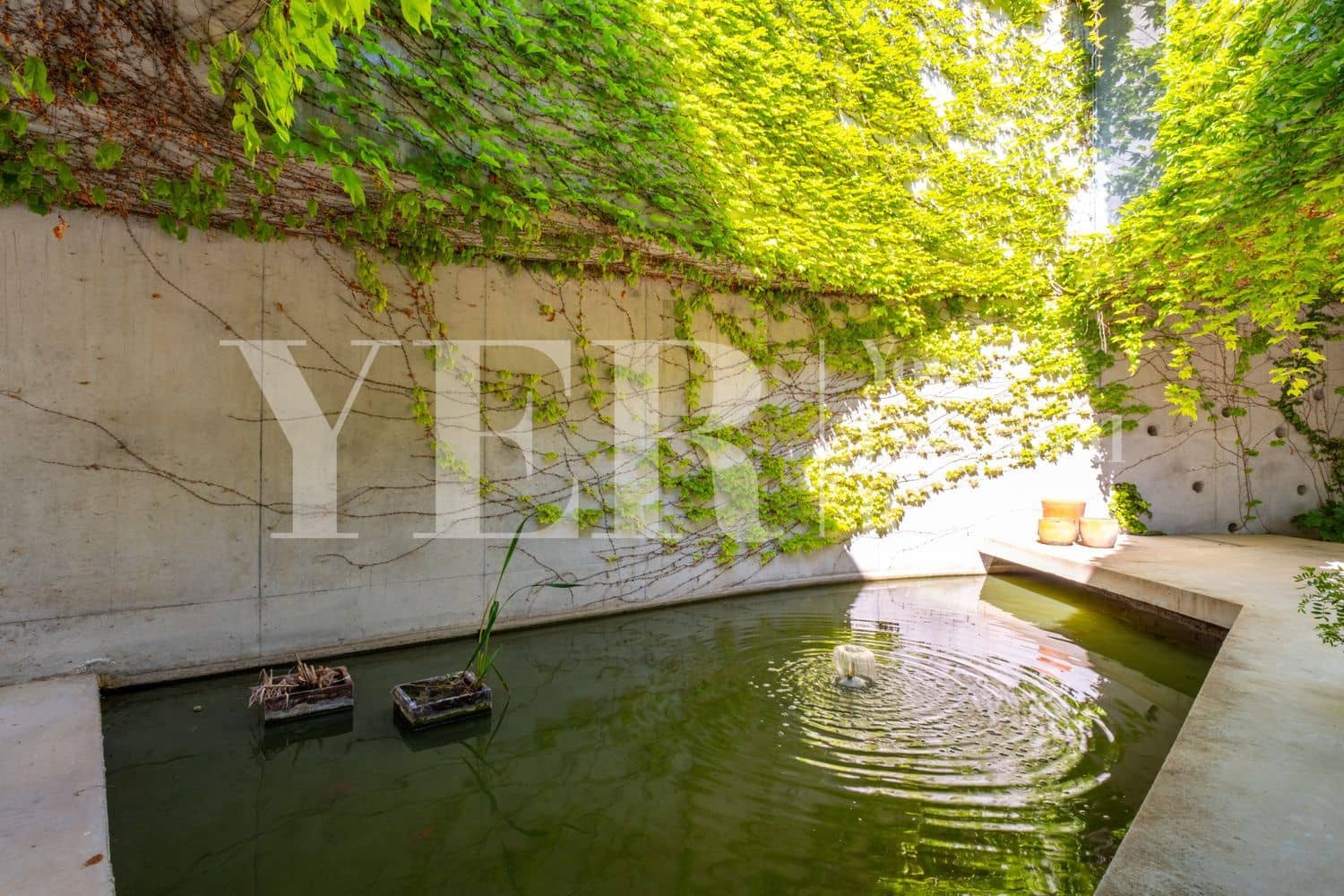 3 makuuhuone Huvila myytävänä paikassa San Vicente / Sant Vicent del Raspeig mukana uima-altaan 
autotalli - 1 150 000 € (Ref: 8842491)