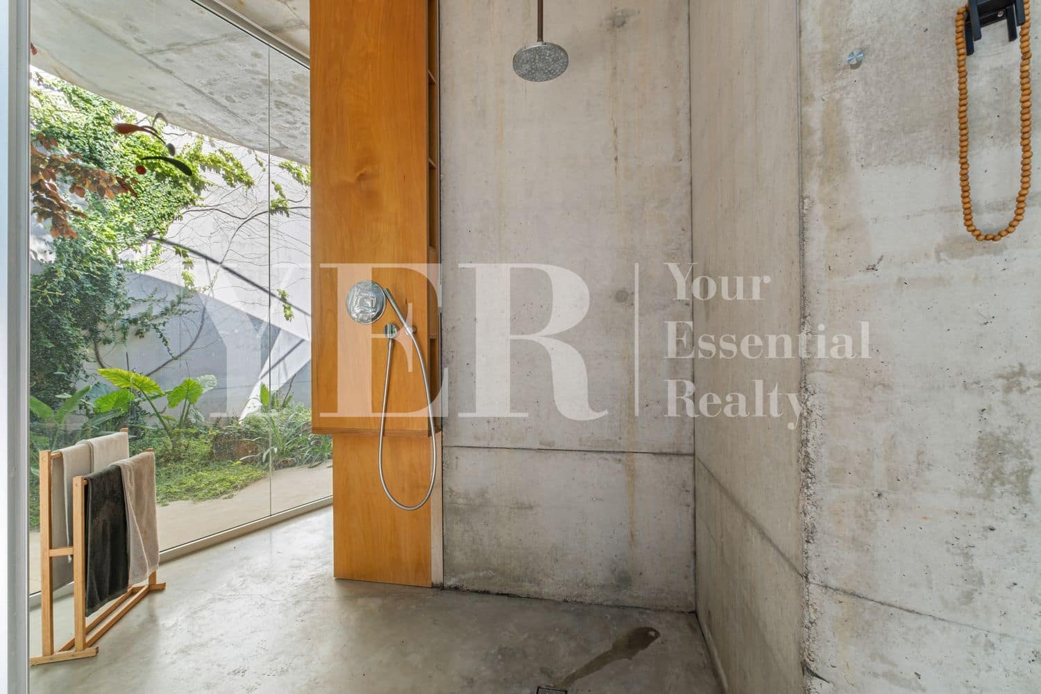 3 makuuhuone Huvila myytävänä paikassa San Vicente / Sant Vicent del Raspeig mukana uima-altaan 
autotalli - 1 150 000 € (Ref: 8842491)