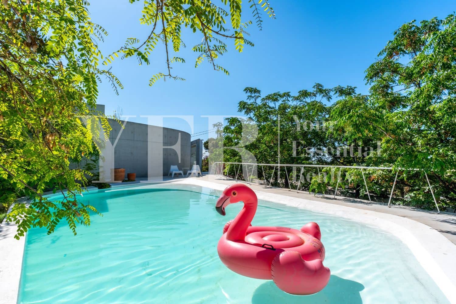 3 makuuhuone Huvila myytävänä paikassa San Vicente / Sant Vicent del Raspeig mukana uima-altaan 
autotalli - 1 150 000 € (Ref: 8842491)