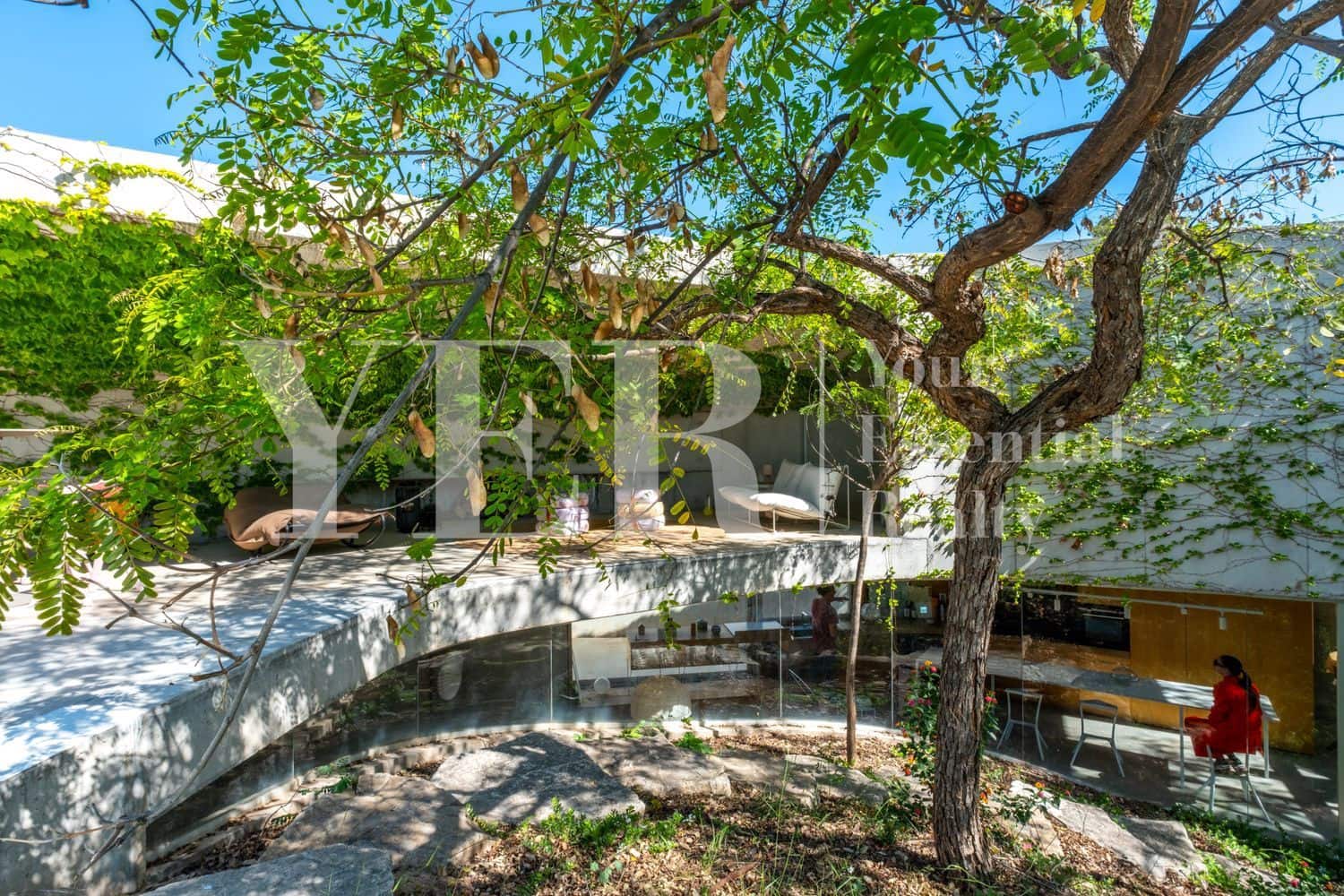 3 makuuhuone Huvila myytävänä paikassa San Vicente / Sant Vicent del Raspeig mukana uima-altaan 
autotalli - 1 150 000 € (Ref: 8842491)