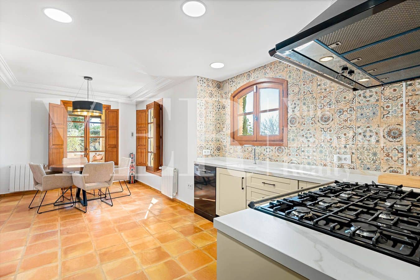 4 soverom Villa til salgs i Busot med svømmebasseng garasje - € 799 000 (Ref: 8873780)