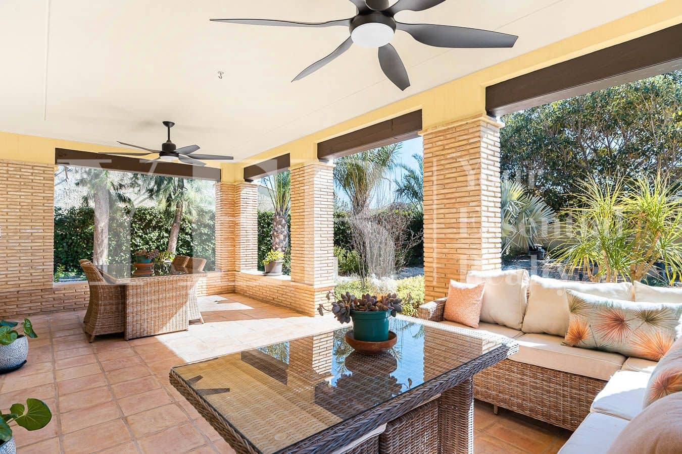 4 soverom Villa til salgs i Busot med svømmebasseng garasje - € 799 000 (Ref: 8873780)