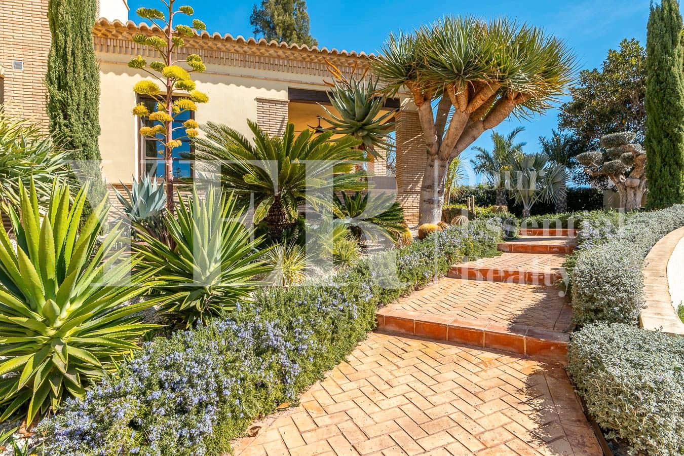 4 soverom Villa til salgs i Busot med svømmebasseng garasje - € 799 000 (Ref: 8873780)