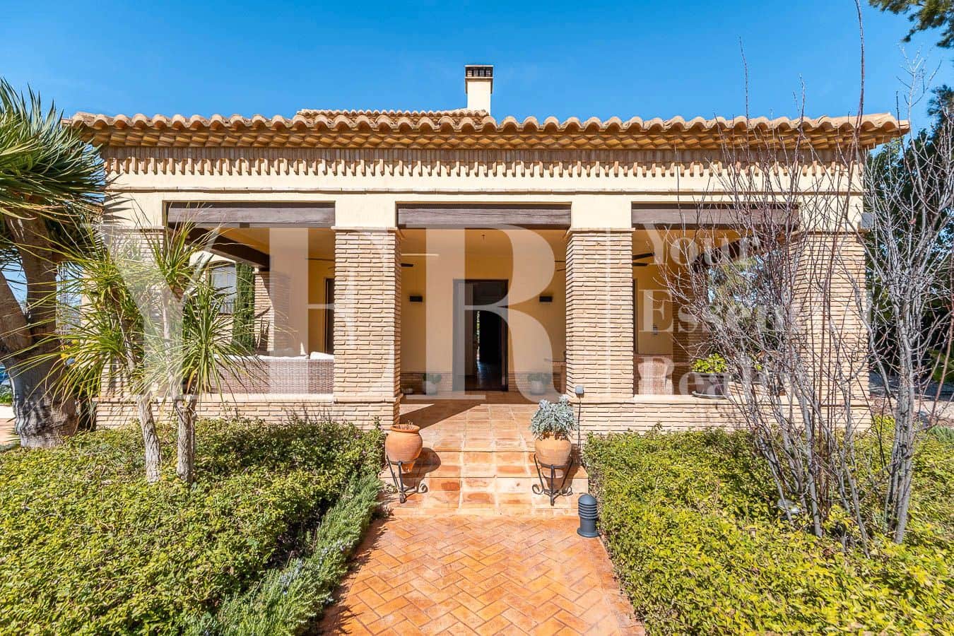 4 soverom Villa til salgs i Busot med svømmebasseng garasje - € 799 000 (Ref: 8873780)