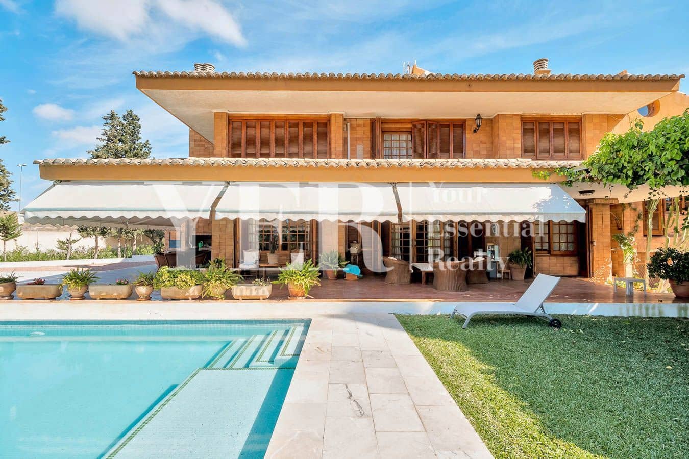 7 soverom Villa til salgs i Alicante by med svømmebasseng - € 935 000 (Ref: 8873781)