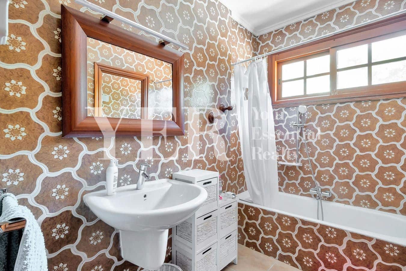 7 soverom Villa til salgs i Alicante by med svømmebasseng - € 935 000 (Ref: 8873781)