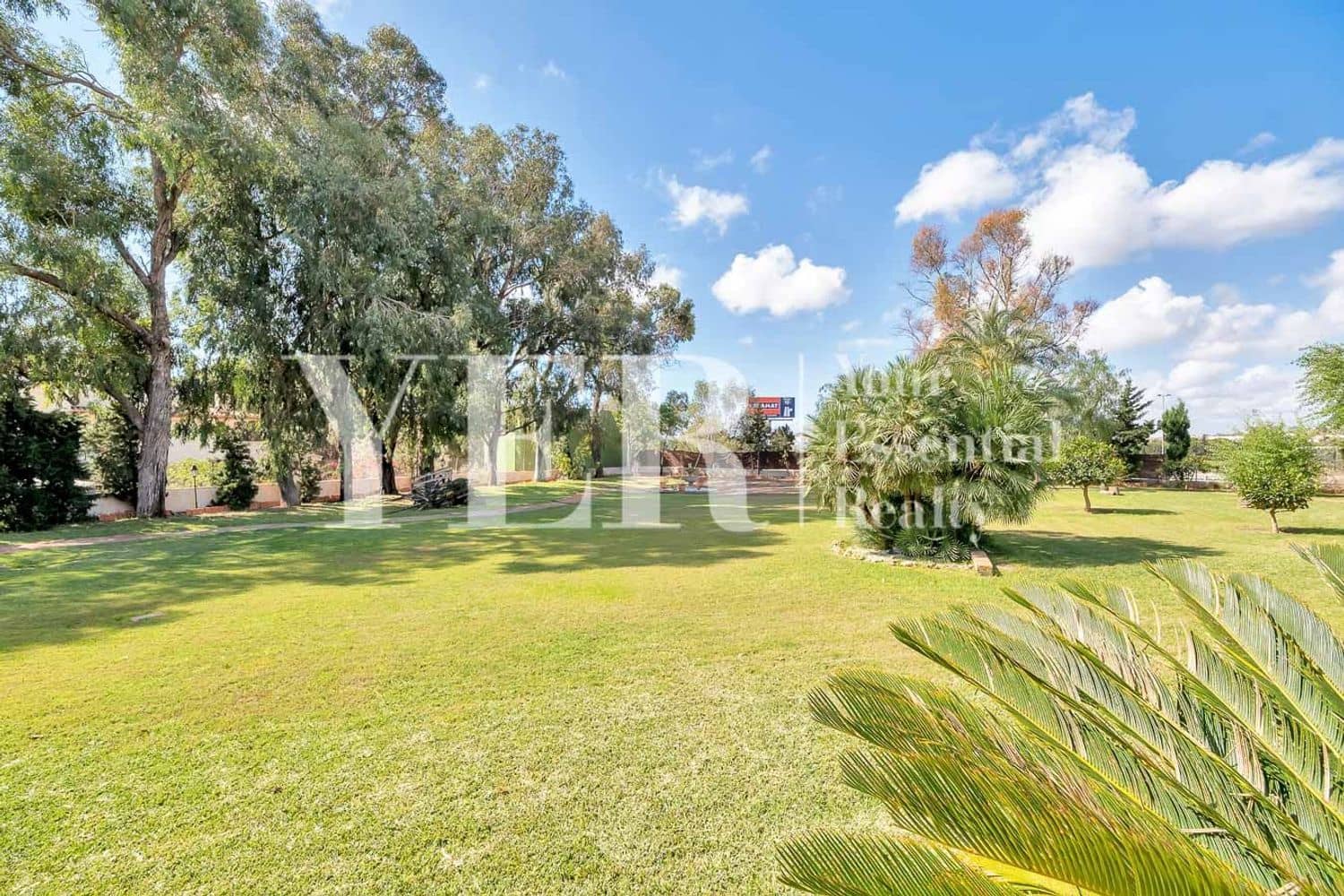 Chalet de 7 habitaciones en Alicante / Alacant ciudad en venta con piscina garaje - 899.000 € (Ref: 8873781)