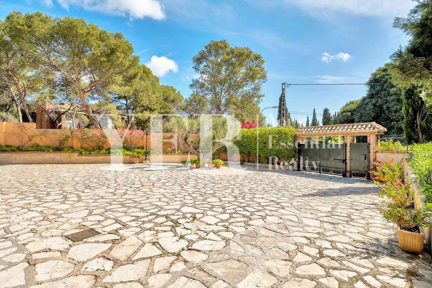 Chalet de 7 habitaciones en Alicante / Alacant ciudad en venta con piscina garaje - 899.000 € (Ref: 8873781)