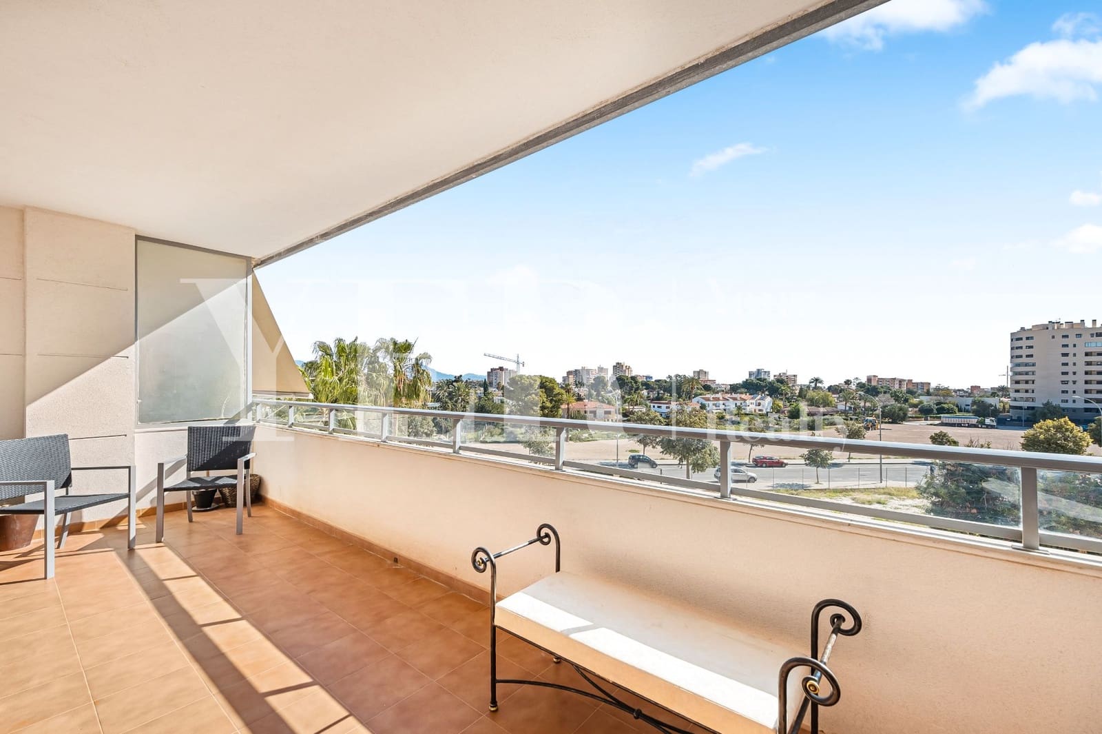 2 slaapkamer Flat te koop in Alicante stad met zwembad garage - € 455.000 (Ref: 8906286)