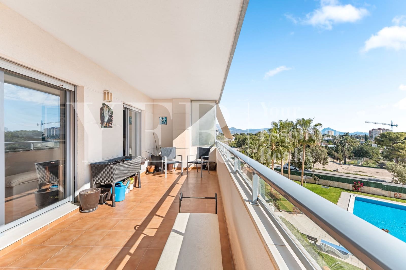 2 slaapkamer Flat te koop in Alicante stad met zwembad garage - € 455.000 (Ref: 8906286)