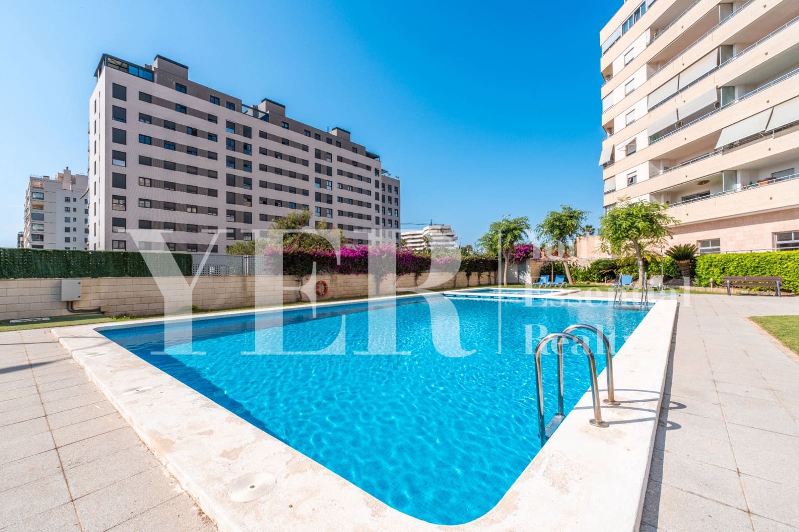 2 slaapkamer Flat te koop in Alicante stad met zwembad garage - € 455.000 (Ref: 8906286)