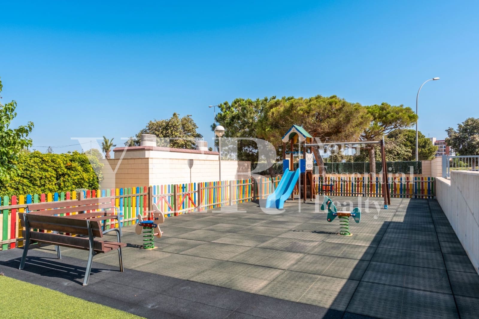 2 slaapkamer Flat te koop in Alicante stad met zwembad garage - € 455.000 (Ref: 8906286)