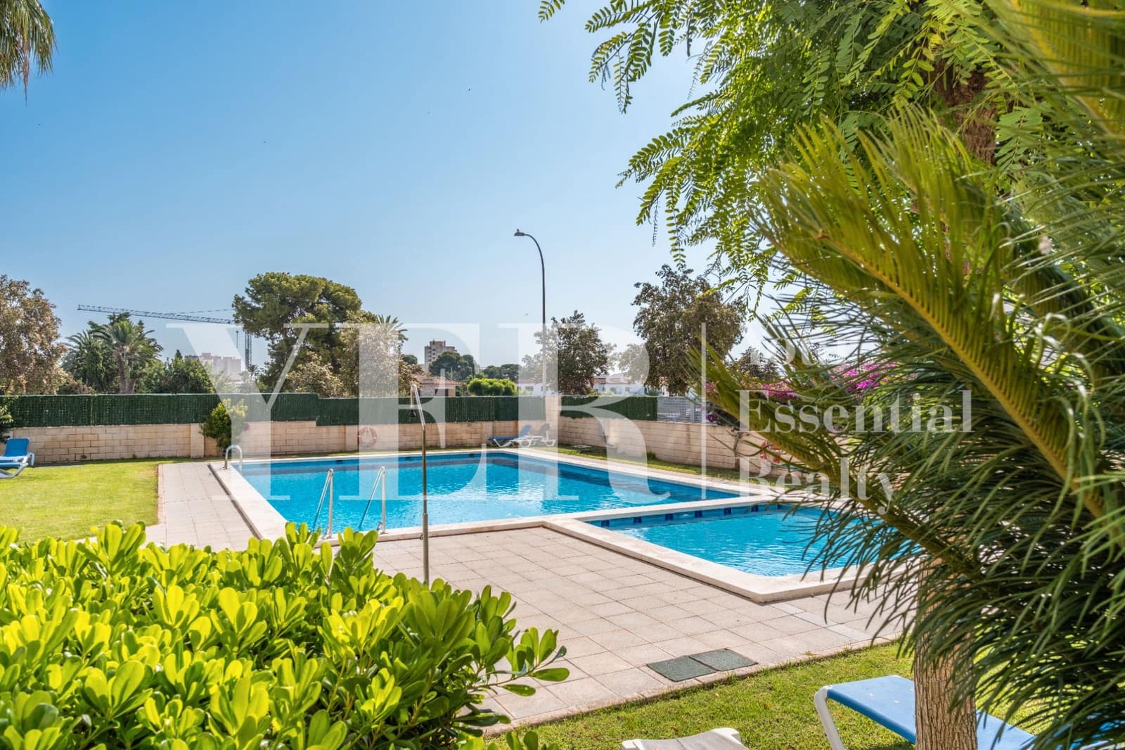 2 slaapkamer Flat te koop in Alicante stad met zwembad garage - € 455.000 (Ref: 8906286)