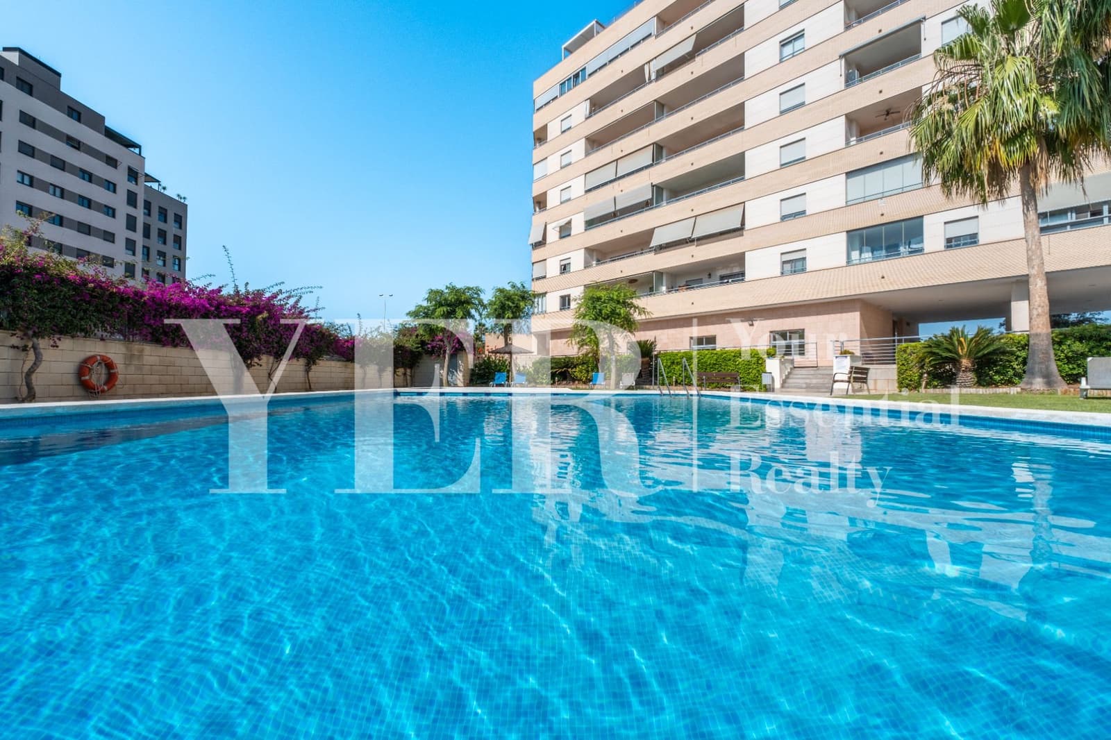 2 slaapkamer Flat te koop in Alicante stad met zwembad garage - € 455.000 (Ref: 8906286)