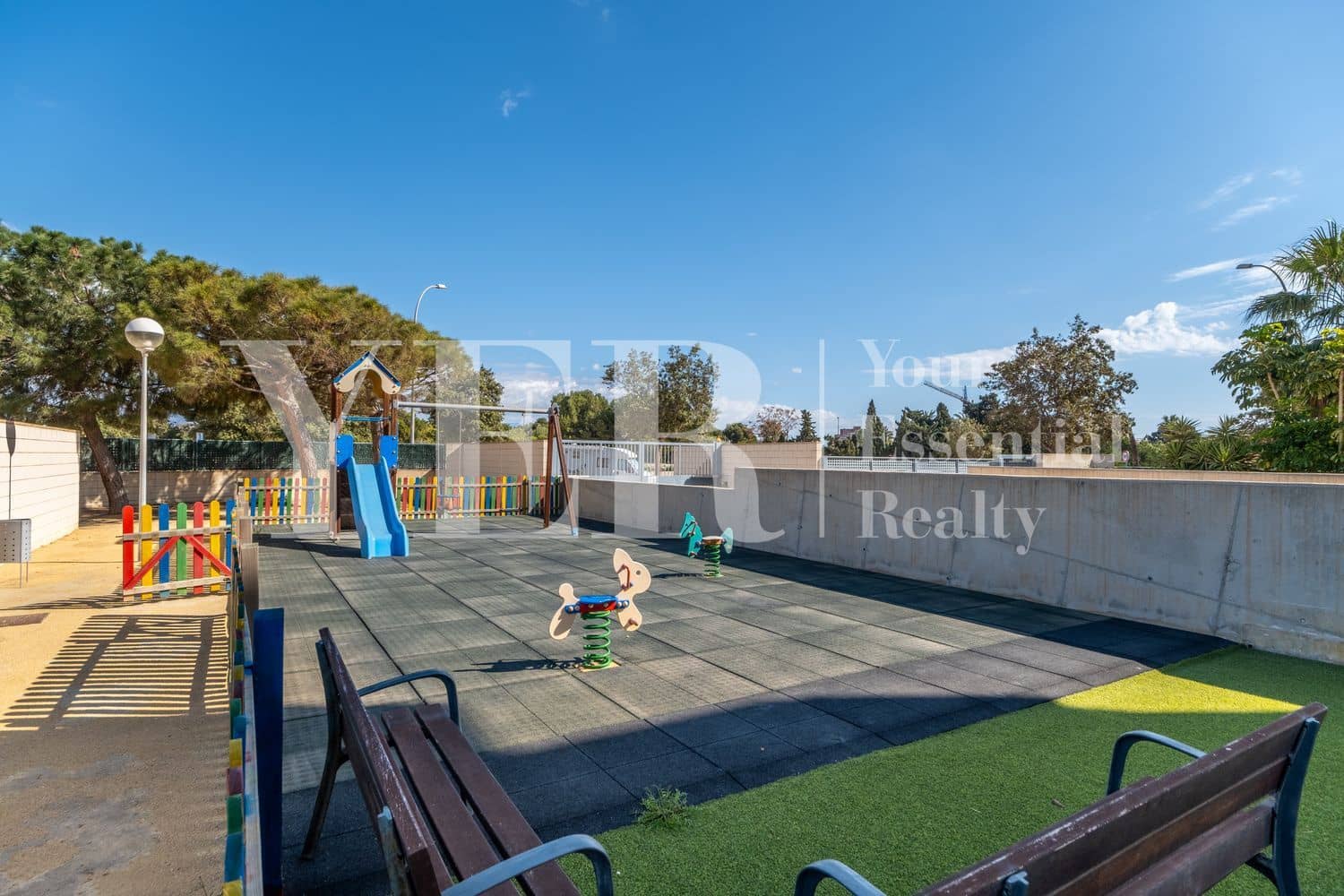 2 soverom Leilighet til salgs i Alicante by med svømmebasseng garasje - € 450 000 (Ref: 8906286)