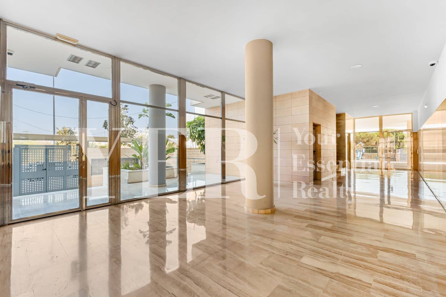 2 soverom Leilighet til salgs i Alicante by med svømmebasseng garasje - € 450 000 (Ref: 8906286)