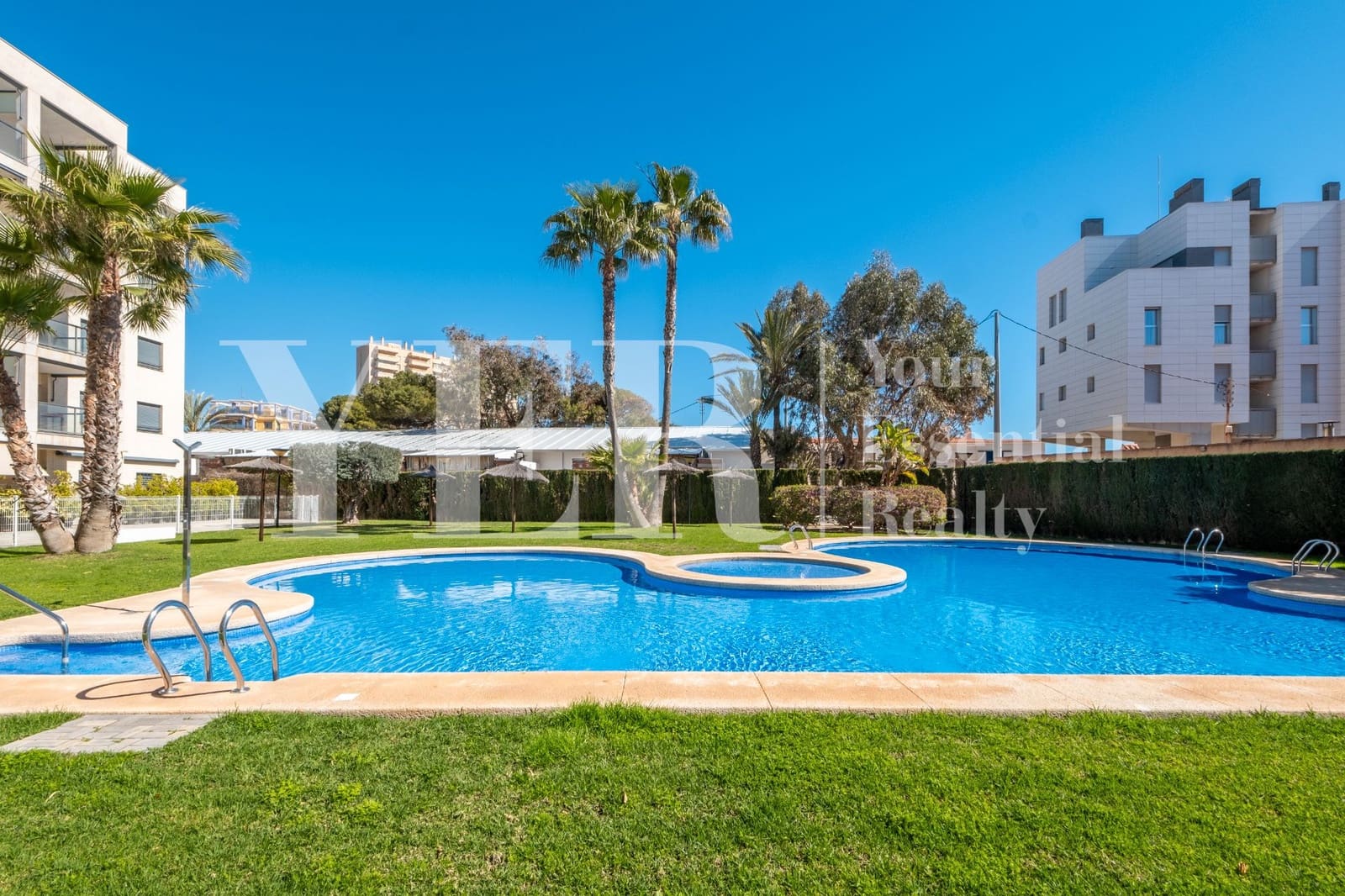 3 soveværelse Lejlighed til salg i El Campello med swimmingpool garage - € 499.000 (Ref: 8916870)
