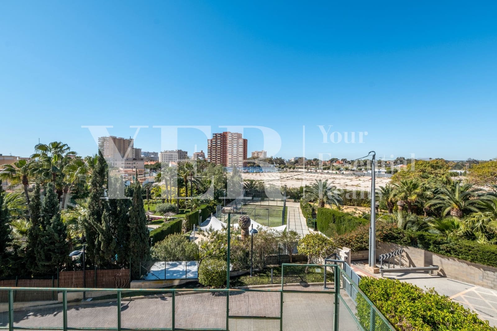 3 soveværelse Lejlighed til salg i El Campello med swimmingpool garage - € 499.000 (Ref: 8916870)