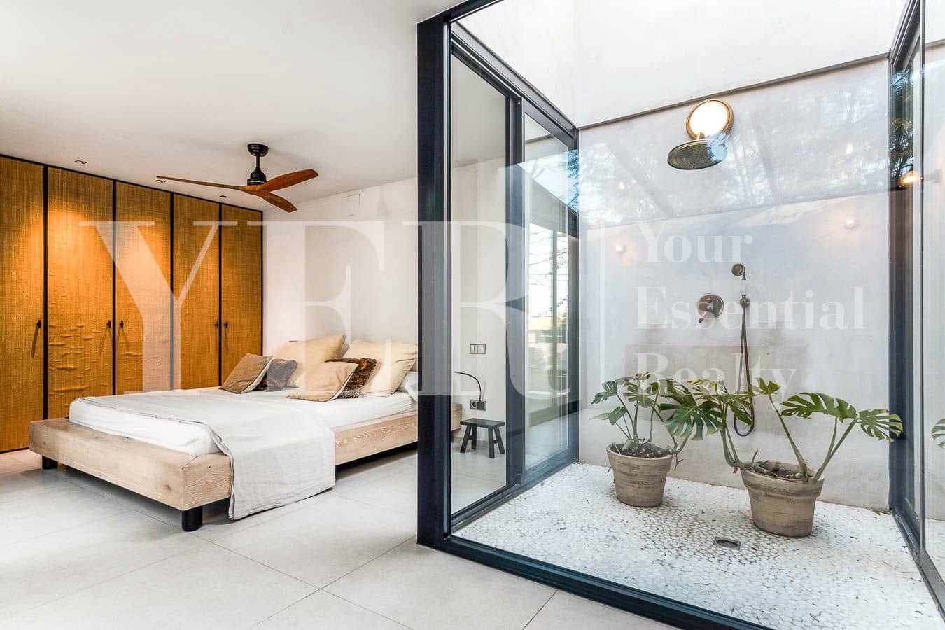 2 bedroom Villa for sale in Alicante / Alacant city - € 850,000 (Ref: 8960631)