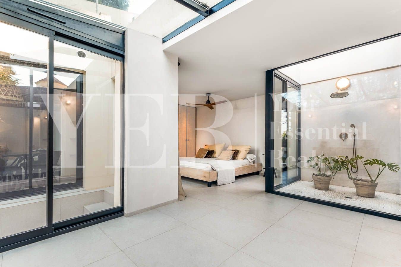 2 bedroom Villa for sale in Alicante / Alacant city - € 850,000 (Ref: 8960631)