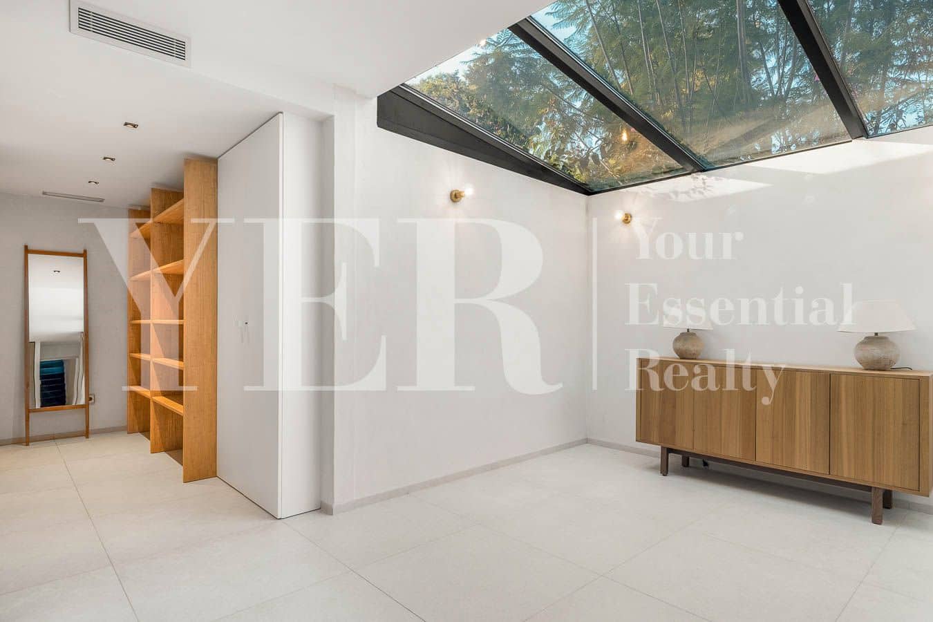 2 bedroom Villa for sale in Alicante / Alacant city - € 850,000 (Ref: 8960631)