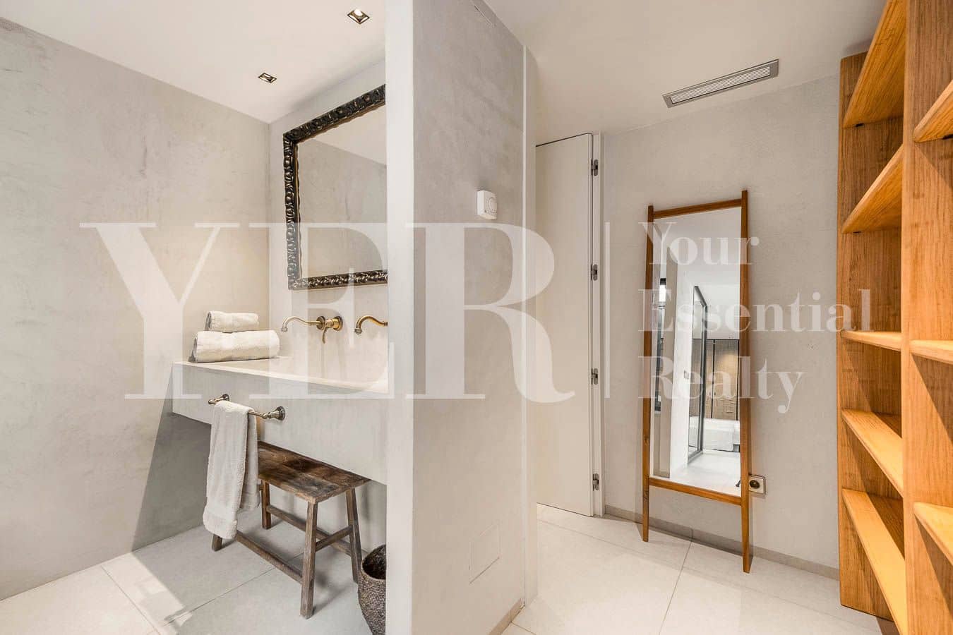 2 bedroom Villa for sale in Alicante / Alacant city - € 850,000 (Ref: 8960631)