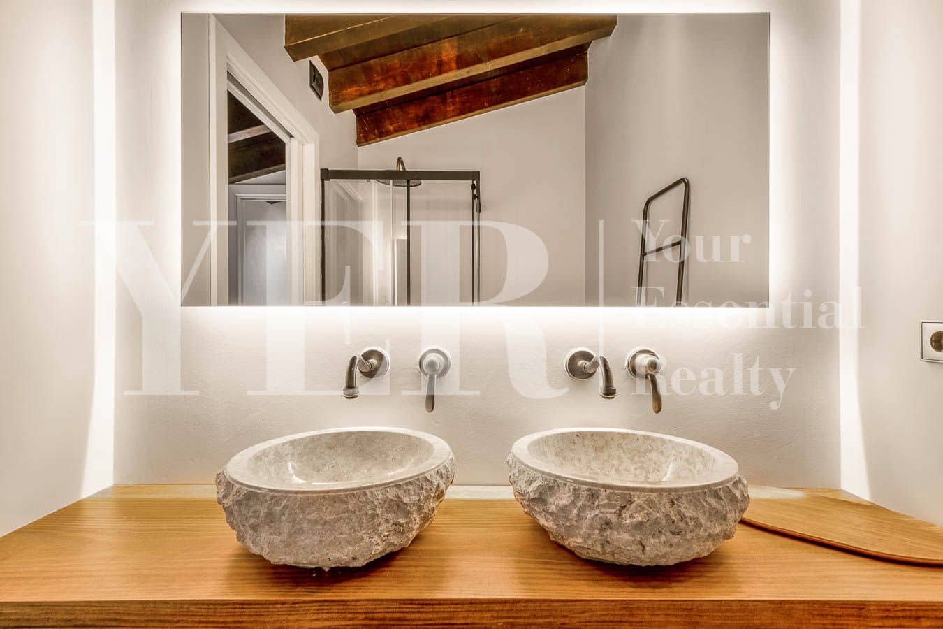 2 bedroom Villa for sale in Alicante / Alacant city - € 850,000 (Ref: 8960631)