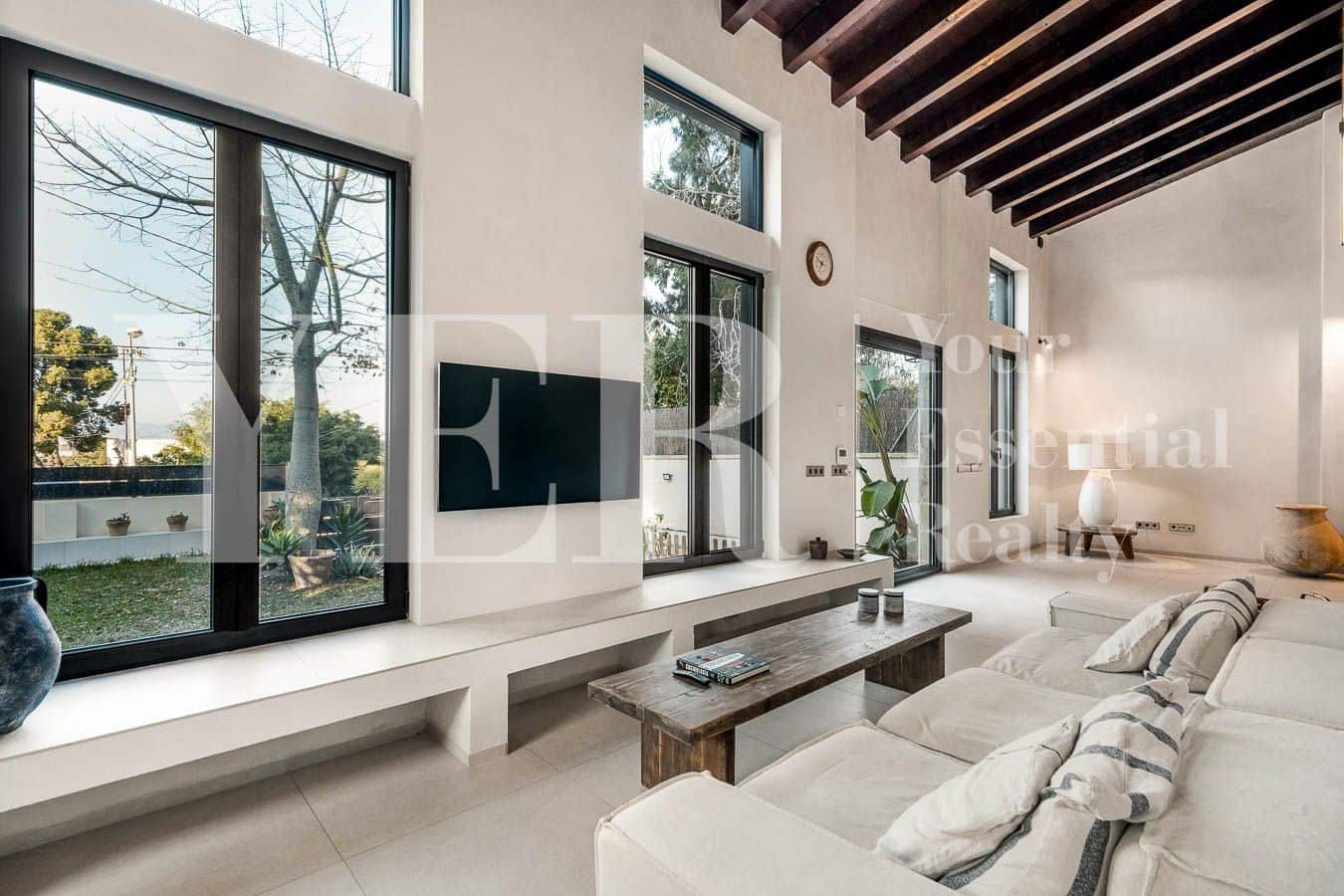 2 bedroom Villa for sale in Alicante / Alacant city - € 850,000 (Ref: 8960631)