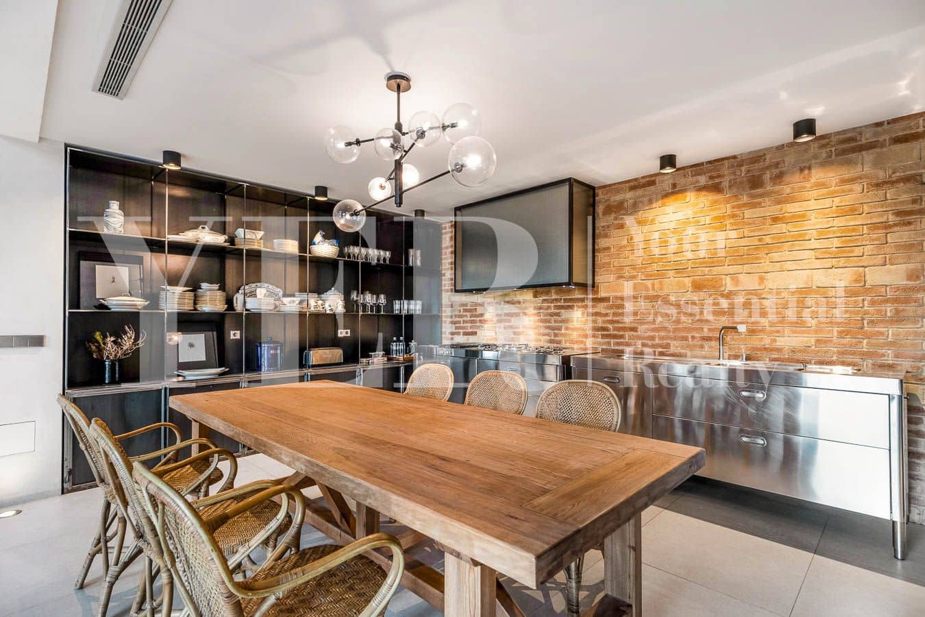 2 bedroom Villa for sale in Alicante / Alacant city - € 850,000 (Ref: 8960631)