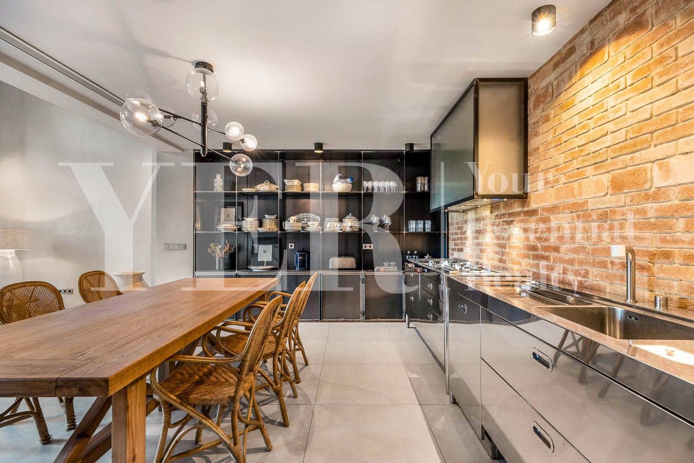 2 bedroom Villa for sale in Alicante / Alacant city - € 850,000 (Ref: 8960631)