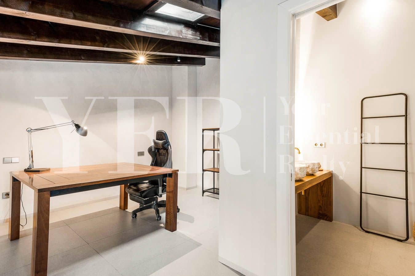 2 bedroom Villa for sale in Alicante / Alacant city - € 850,000 (Ref: 8960631)