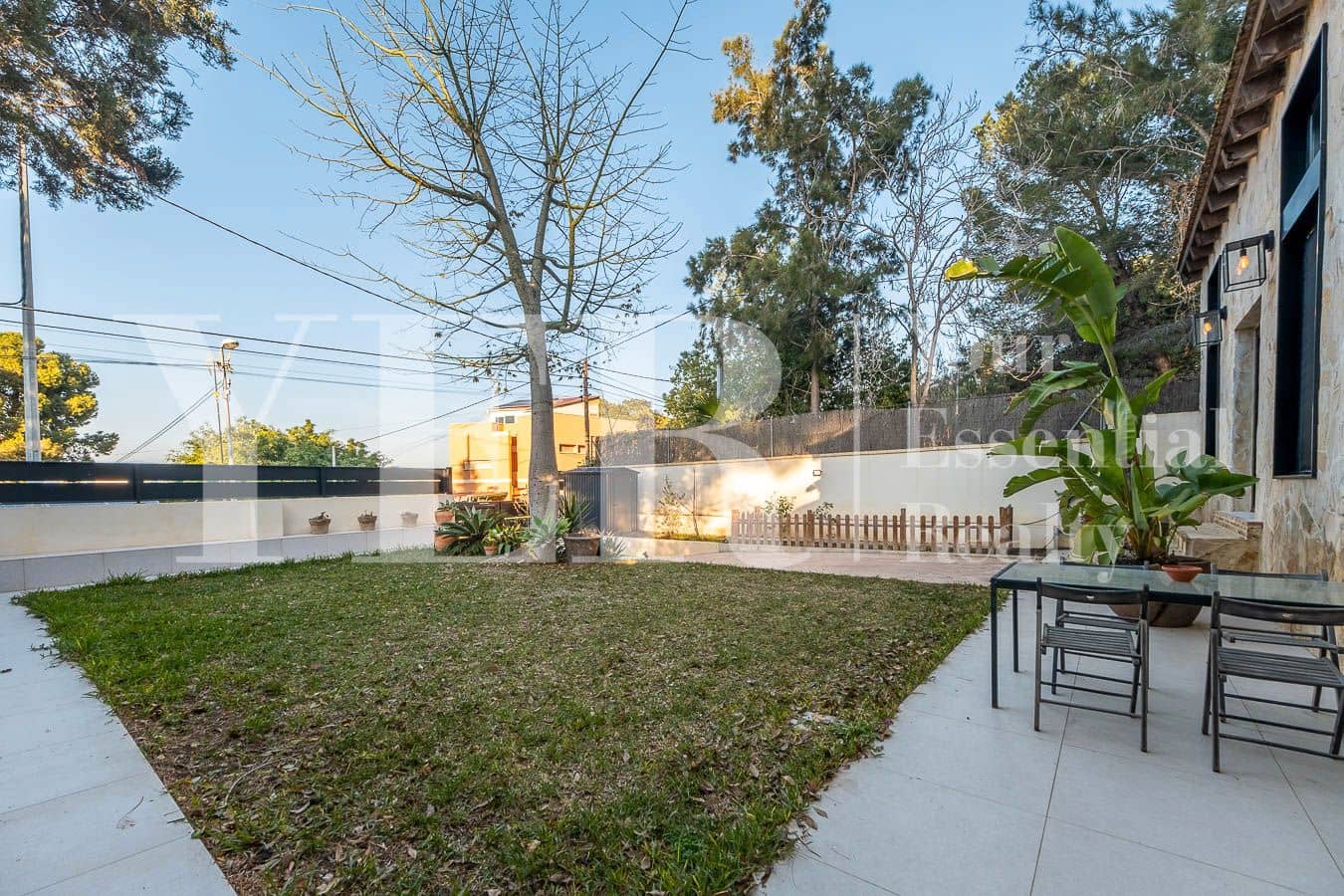 2 bedroom Villa for sale in Alicante / Alacant city - € 850,000 (Ref: 8960631)