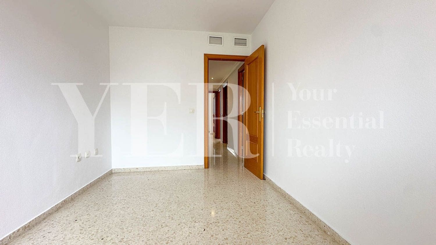 4 sovrum Lägenhet till salu i Playa de San Juan med pool garage - 395 000 € (Ref: 8993282)