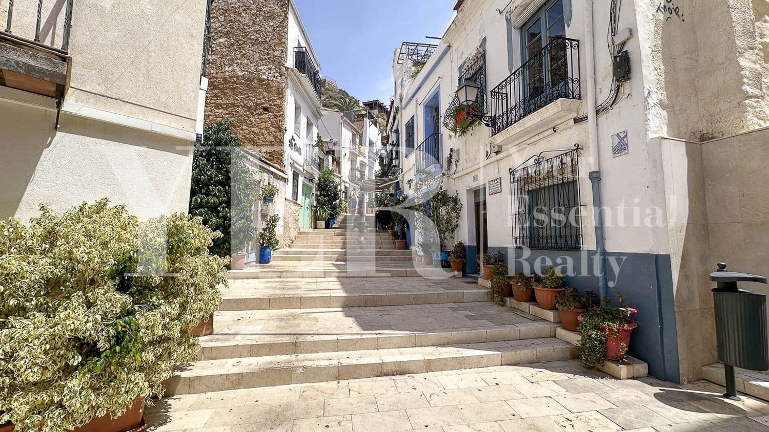 Lejlighed til salg i Alicante by med garage - € 199.000 (Ref: 8997733)