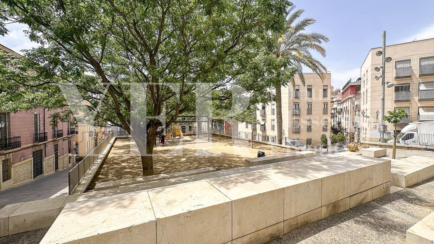 Lejlighed til salg i Alicante by med garage - € 199.000 (Ref: 8997733)