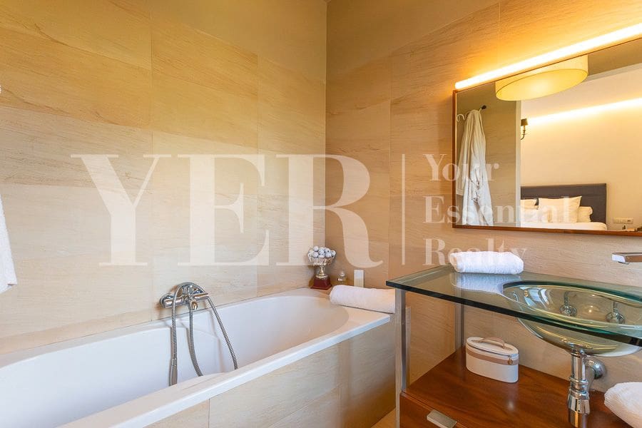 6 soveværelse Villa til salg i Benidorm med swimmingpool garage - € 840.000 (Ref: 9018352)