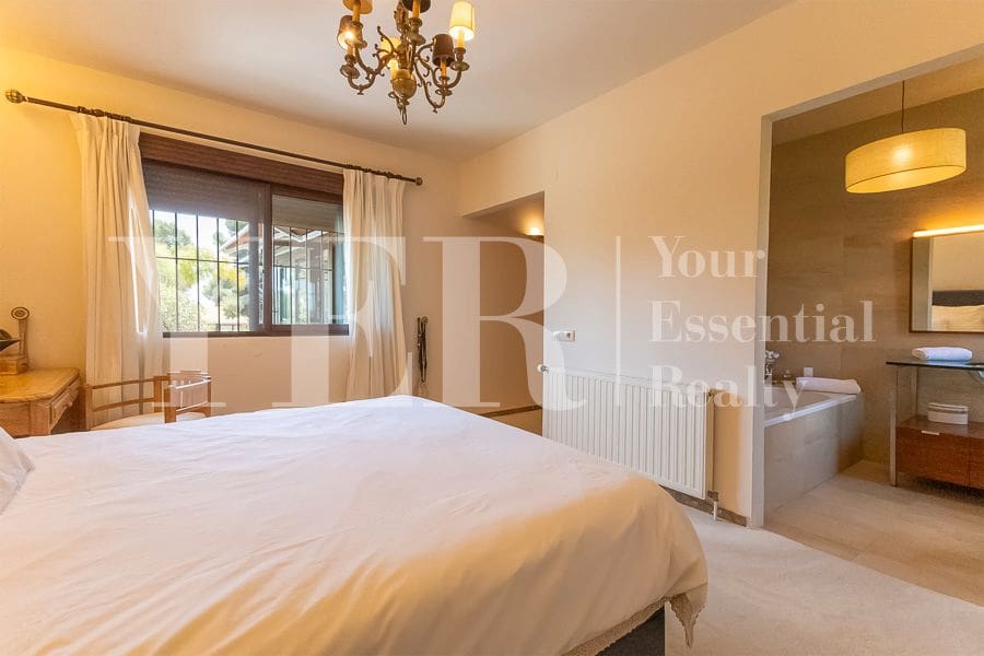 6 soveværelse Villa til salg i Benidorm med swimmingpool garage - € 840.000 (Ref: 9018352)