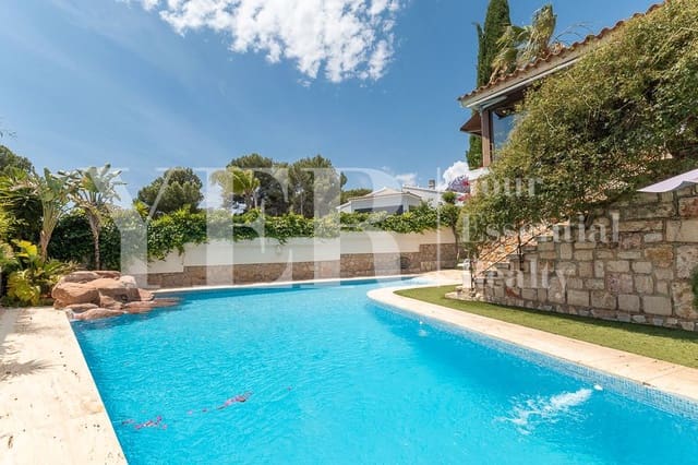 6 soveværelse Villa til salg i Urbanizaciones, Benidorm med swimmingpool garage - € 840.000 (Ref: 9018352)