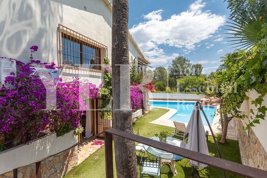 6 soveværelse Villa til salg i Benidorm med swimmingpool garage - € 840.000 (Ref: 9018352)