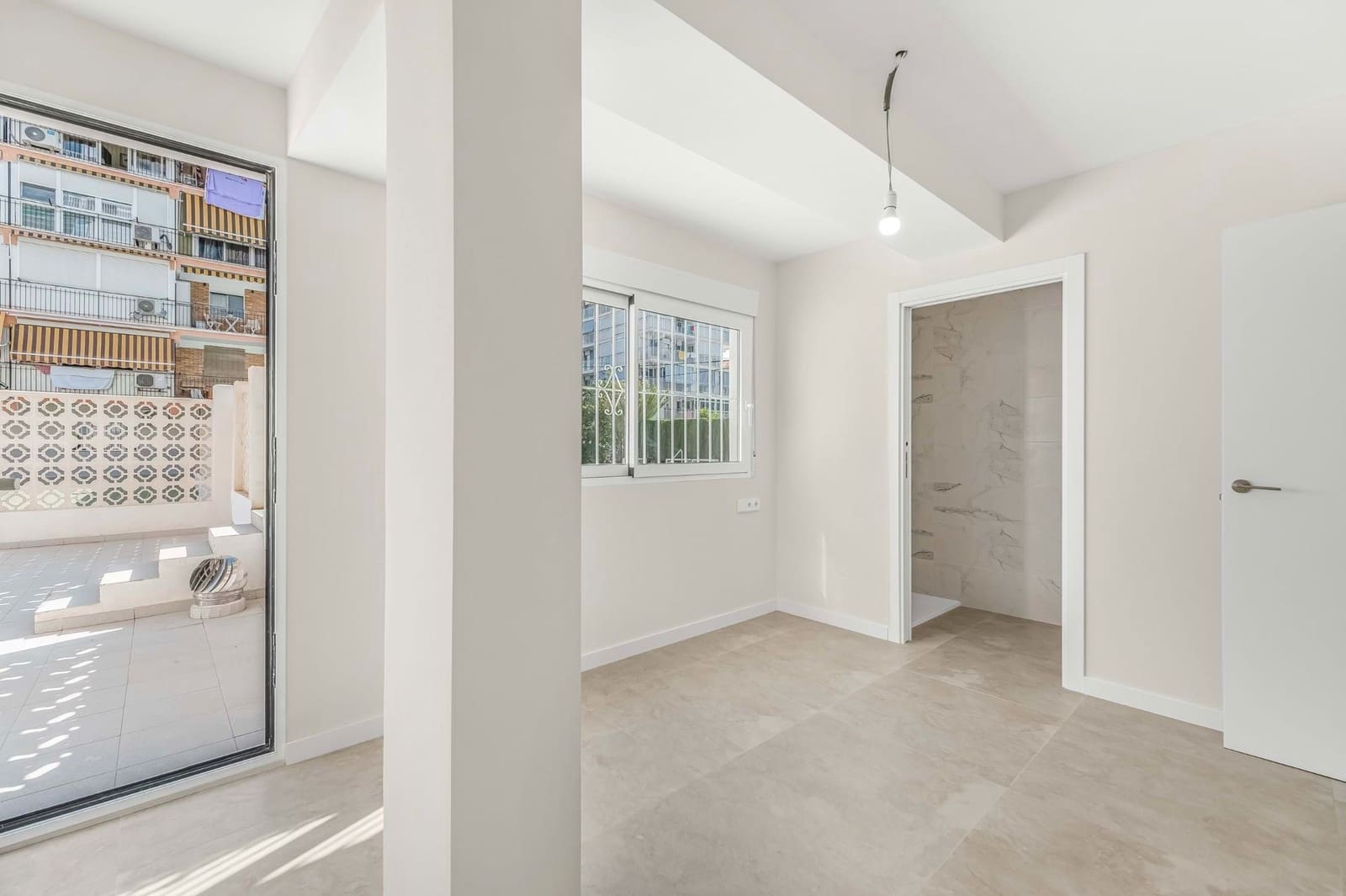 1 soverom Leilighet til salgs i Alicante by med svømmebasseng garasje - € 189 900 (Ref: 9019294)