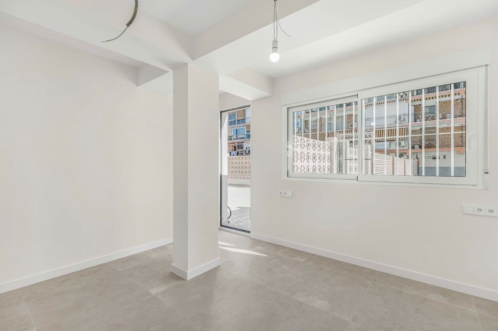 1 soverom Leilighet til salgs i Alicante by med svømmebasseng garasje - € 189 900 (Ref: 9019294)