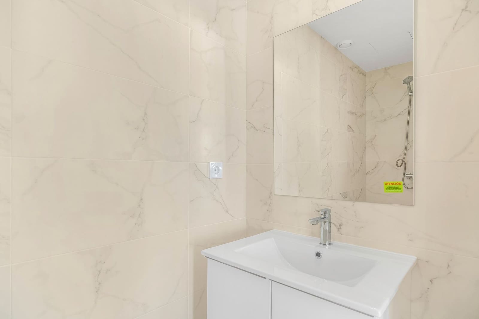 1 soverom Leilighet til salgs i Alicante by med svømmebasseng garasje - € 189 900 (Ref: 9019294)