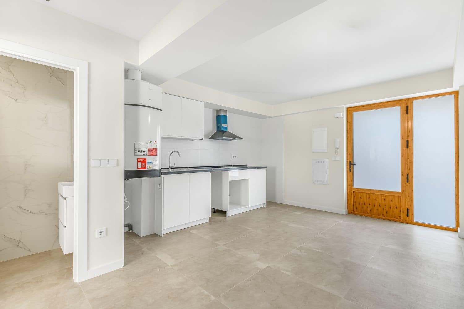 1 soveværelse Lejlighed til salg i Playa de San Juan med swimmingpool garage - € 189.000 (Ref: 9019294)