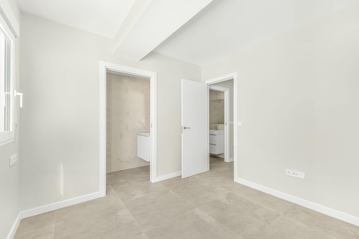 1 soveværelse Lejlighed til salg i Playa de San Juan med swimmingpool garage - € 189.000 (Ref: 9019294)