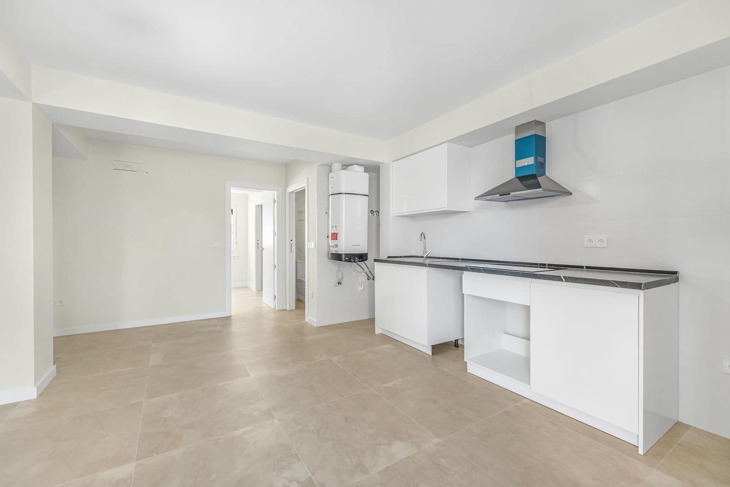 1 soveværelse Lejlighed til salg i Playa de San Juan med swimmingpool garage - € 189.000 (Ref: 9019294)