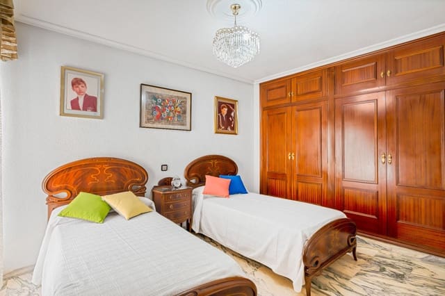 3 quarto Apartamento para venda em Ensanche - Diputacion, Alicante cidade com garagem - 450 000 € (Ref: 9074190)